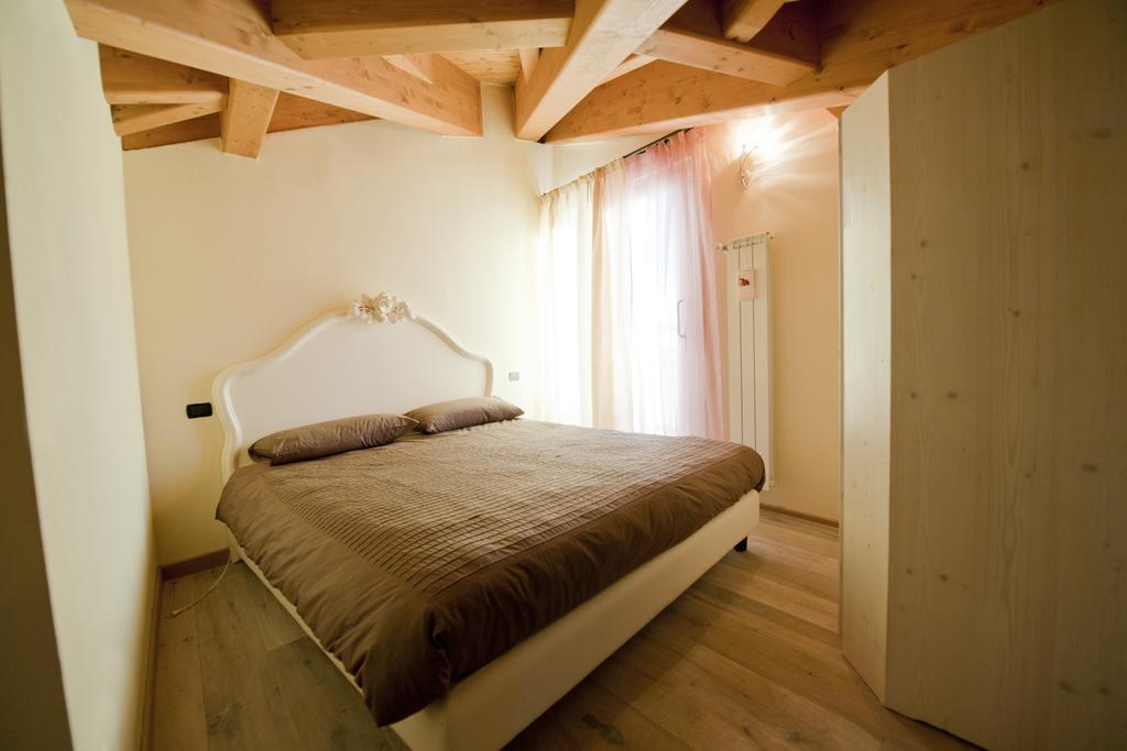 Residence La Corte Vezza dʼOglio Habitación foto