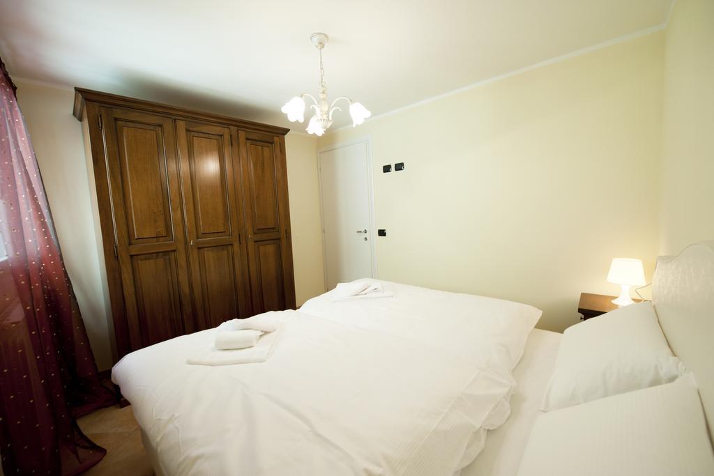 Residence La Corte Vezza dʼOglio Habitación foto