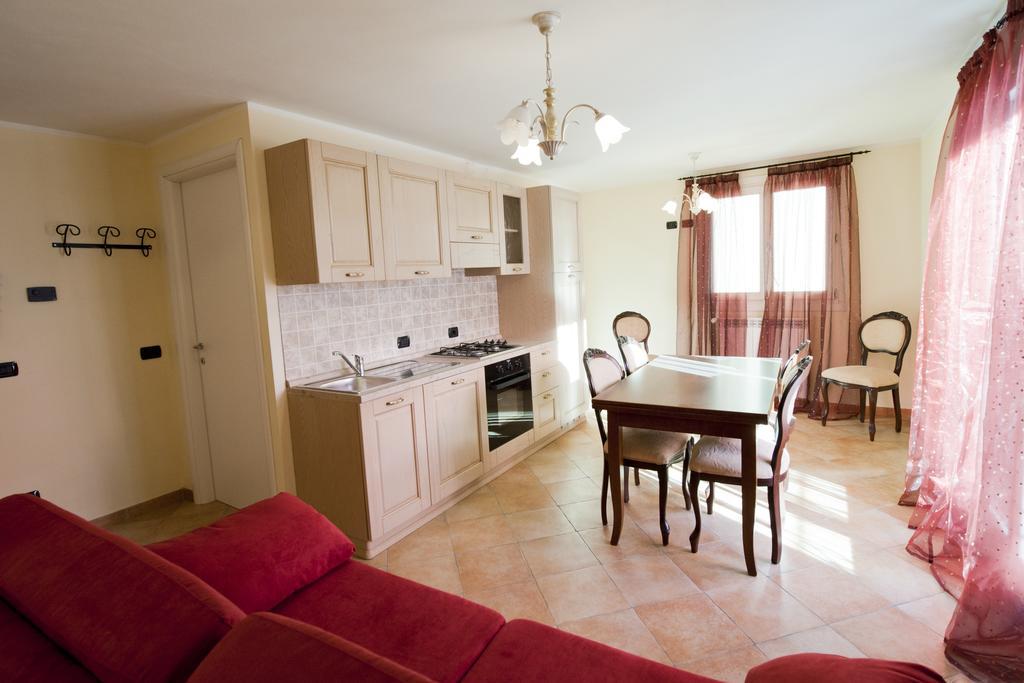 Residence La Corte Vezza dʼOglio Habitación foto